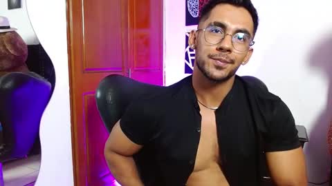 Roman online show from March 2025 09:08:02 PM