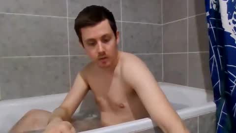 Snapshot of romaxaura_26 chatting on January 2026 01:57:02 PM Romain online show from January 2026 01:57:02 PM