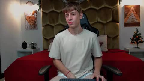 Snapshot of romeo_ricci1 chatting on December 2025 03:10:01 PM Romeo Ricci online show from December 2025 03:10:01 PM