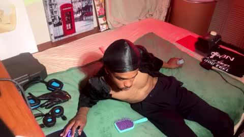 Snapshot of romeotyn chatting on February 2025 05:41:01 AM romeotyn online show from February 2025 05:41:01 AM