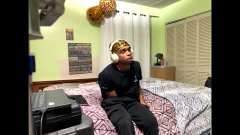 Snapshot of romeotyn chatting on February 2025 03:21:02 AM romeotyn online show from February 2025 03:21:02 AM