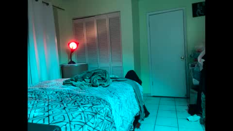 Snapshot of romeotyn chatting on March 2025 09:40:02 AM romeotyn online show from March 2025 09:40:02 AM