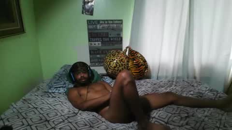 Snapshot of romeotyn chatting on September 2025 06:21:01 PM romeotyn online show from September 2025 06:21:01 PM