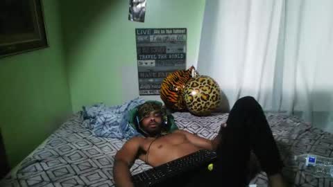 Snapshot of romeotyn chatting on September 2025 09:16:02 PM romeotyn online show from September 2025 09:16:02 PM