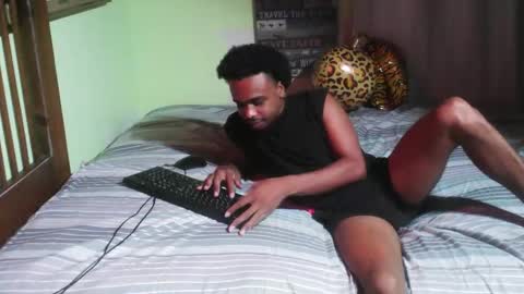 Snapshot of romeotyn chatting on October 2025 11:51:02 PM romeotyn online show from October 2025 11:51:02 PM