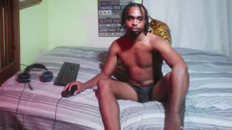 Snapshot of romeotyn chatting on October 2025 01:06:01 AM romeotyn online show from October 2025 01:06:01 AM