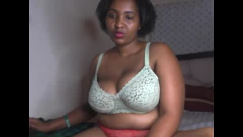 Snapshot of romina_26 chatting on February 2026 08:01:01 PM Romina 26 online show from February 2026 08:01:01 PM