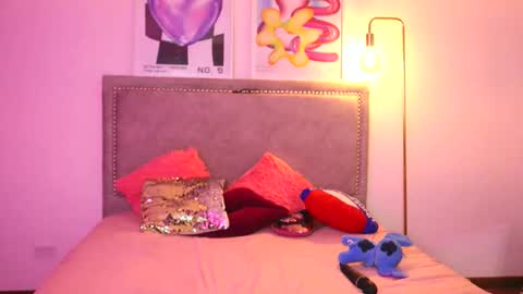 Snapshot of ronieeplay chatting on October 2025 01:03:02 AM Roni online show from October 2025 01:03:02 AM