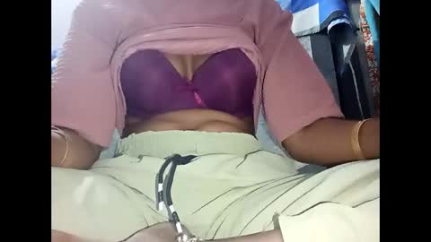 Snapshot of roop_sexy642 chatting on April 2026 06:27:01 AM roop_sexy642 online show from April 2026 06:27:01 AM