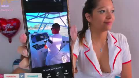 Snapshot of rooxxyy_ chatting on March 2025 04:06:01 AM online show from March 2025 04:06:01 AM