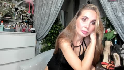 Snapshot of rora_ chatting on January 2025 10:31:02 PM Aurora online show from January 2025 10:31:02 PM