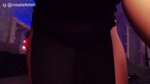 Snapshot of rosaliefetish chatting on December 2024 06:49:02 PM Rosalie online show from December 2024 06:49:02 PM