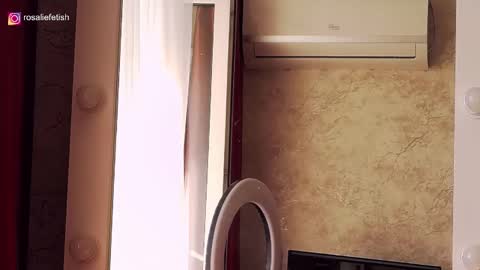 Snapshot of rosaliefetish chatting on September 2025 05:20:01 AM Rosalie online show from September 2025 05:20:01 AM