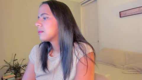 Rosalia online show from November 2025 09:15:02 PM