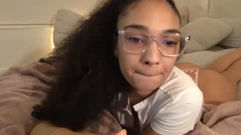 Snapshot of rosalinatoosexy chatting on February 2025 08:33:02 AM Rosalina online show from February 2025 08:33:02 AM