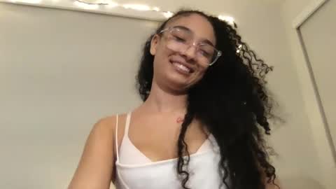 Snapshot of rosalinatoosexy chatting on March 2025 08:27:01 AM Rosalina online show from March 2025 08:27:01 AM