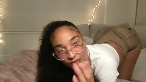 Snapshot of rosalinatoosexy chatting on September 2025 04:45:01 AM Rosalina online show from September 2025 04:45:01 AM