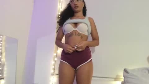 Snapshot of rosalinatoosexy chatting on September 2025 04:55:02 AM Rosalina online show from September 2025 04:55:02 AM