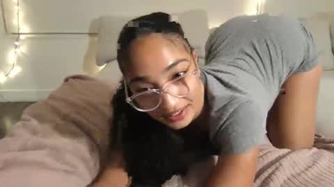 Snapshot of rosalinatoosexy chatting on November 2025 05:40:01 AM Rosalina online show from November 2025 05:40:01 AM