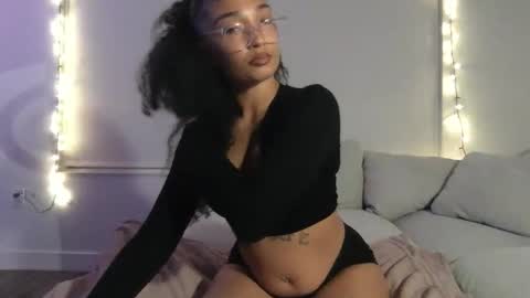 Snapshot of rosalinatoosexy chatting on April 2026 04:33:02 AM Rosalina online show from April 2026 04:33:02 AM