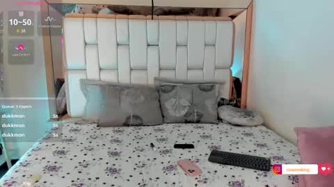 Aleja online show from October 2025 08:41:01 PM