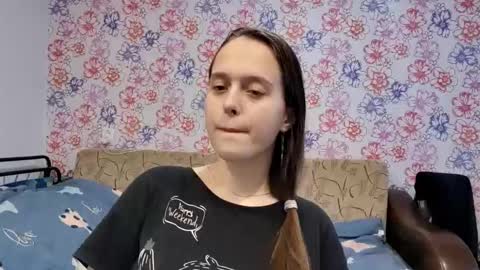 Snapshot of roseannehensle chatting on November 2025 01:40:01 AM Sophie online show from November 2025 01:40:01 AM