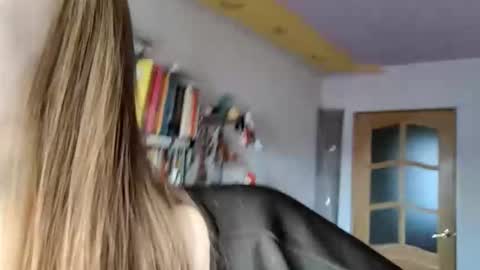 Snapshot of roseannehensle chatting on December 2025 01:22:02 AM Sophie online show from December 2025 01:22:02 AM