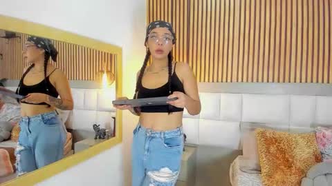 roseaurora online show from October 2025 12:39:01 PM