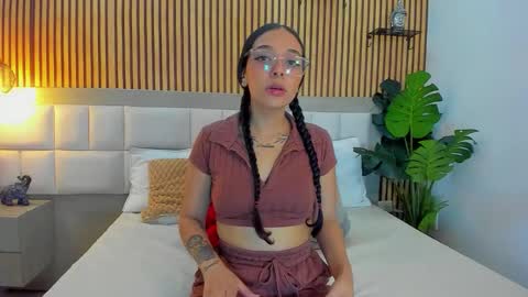 roseaurora online show from November 2025 12:49:02 PM