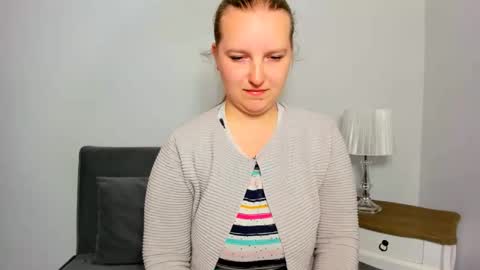 Snapshot of rosehypnotic chatting on April 2026 05:13:02 PM Rose online show from April 2026 05:13:02 PM