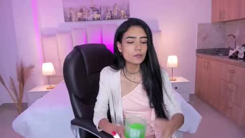 Snapshot of rosel_rouge chatting on January 2026 10:46:02 PM ROSEL online show from January 2026 10:46:02 PM