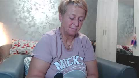 Lovepinklilly online show from January 2025 06:28:01 PM