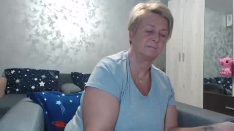 Lovepinklilly online show from March 2025 06:21:02 PM