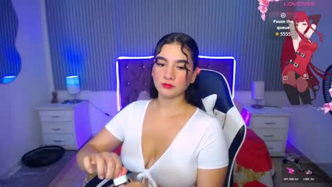 roses_liittle_ online show from April 2026 05:07:02 AM