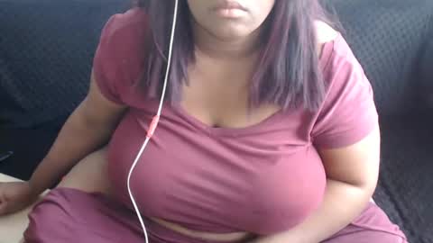 LAURA online show from March 2025 10:38:01 PM