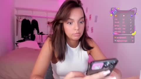 Snapshot of roshelle_xxx chatting on October 2025 04:35:02 PM Roshelle online show from October 2025 04:35:02 PM