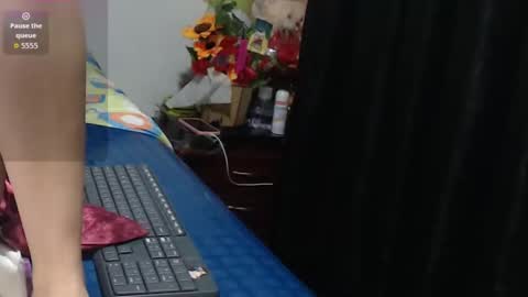 Snapshot of roshy_multisquirt chatting on October 2025 05:44:02 PM roshy online show from October 2025 05:44:02 PM