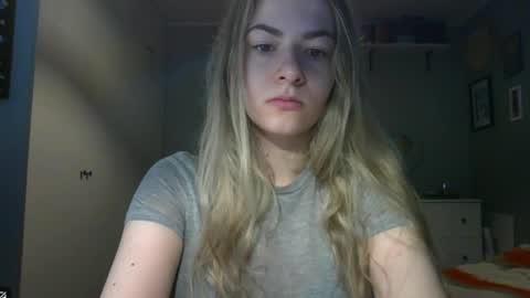 Snapshot of rosie_june chatting on February 2026 08:51:01 AM Rosie online show from February 2026 08:51:01 AM