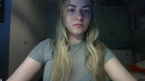 Snapshot of rosie_june chatting on March 2026 07:34:01 AM Rosie online show from March 2026 07:34:01 AM