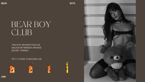 Snapshot of rosiebones chatting on June 2026 11:49:01 PM Rosie Bones online show from June 2026 11:49:01 PM