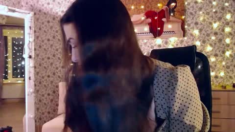 Snapshot of rosierosa chatting on December 2025 03:44:01 AM Rosie is waiting for YOU online show from December 2025 03:44:01 AM