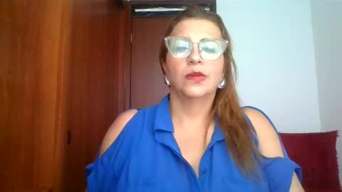 Rossana  online show from May 2026 12:23:01 PM
