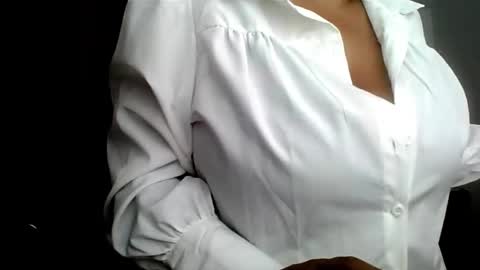 Rossana  online show from May 2026 12:44:02 PM