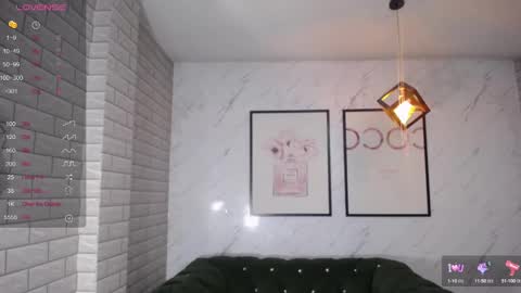 Snapshot of rosse_jeane_v chatting on February 2025 04:15:02 PM rosse jeane v online show from February 2025 04:15:02 PM