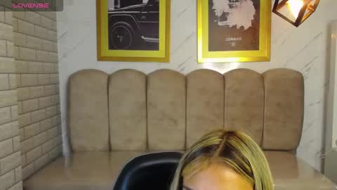 Snapshot of rosse_jeane_v chatting on December 2025 03:45:02 AM rosse jeane v online show from December 2025 03:45:02 AM