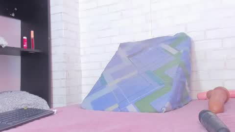 rosse_thompson11 online show from February 2025 08:21:01 PM