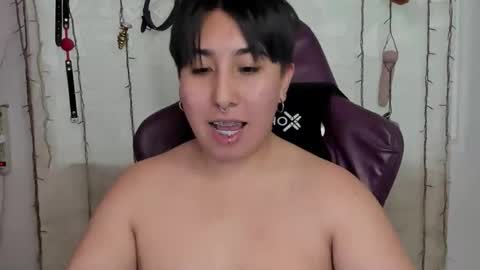 ROSSE DEMOND  online show from May 2026 09:55:01 PM