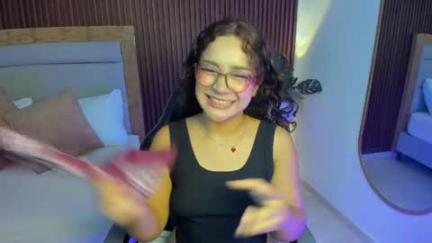 rossie_lanie_ online show from April 2026 07:48:01 PM