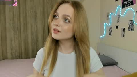 Im Luna online show from May 2026 09:53:02 PM