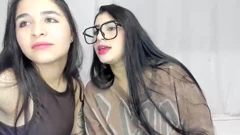 Snapshot of rous_and_sweet chatting on November 2025 01:15:02 AM Rous and Sweet online show from November 2025 01:15:02 AM